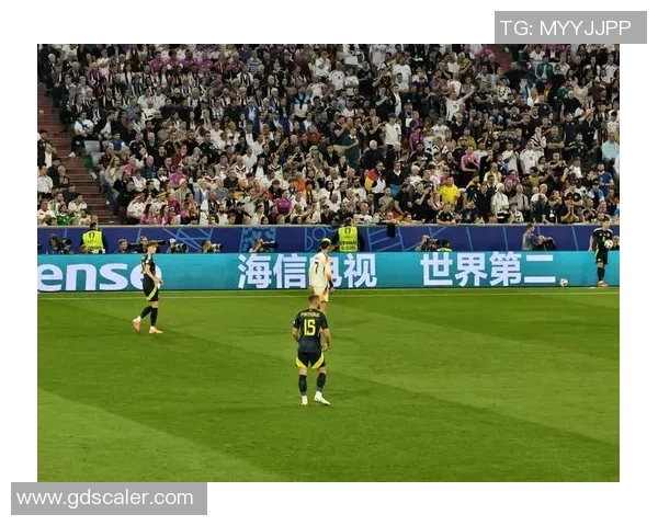 足球明星们的广告之路:那些曾为品牌代言的绿茵场传奇 足球明星们的广告之路:那些曾为品牌代言的绿茵场传奇