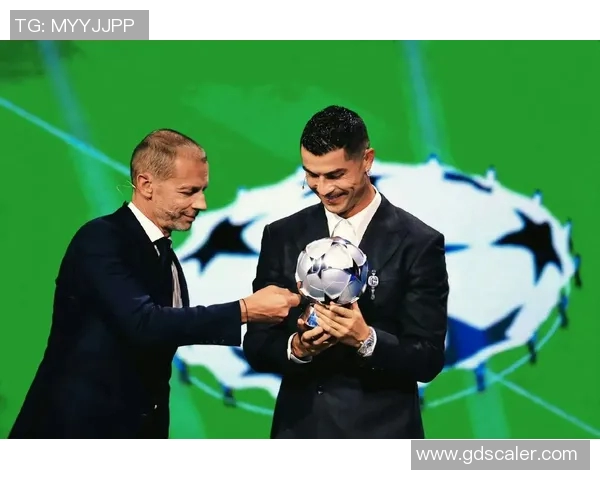 欧冠足球明星C罗的辉煌历程与传奇瞬间回顾 欧冠足球明星C罗的辉煌历程与传奇瞬间回顾