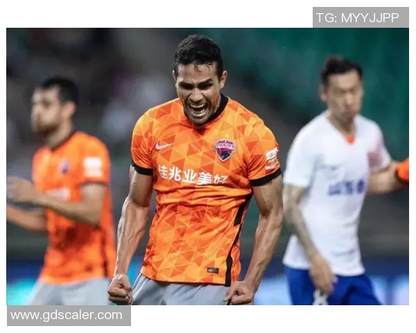 企鹅足球明星赛盛况空前62号激情碰撞引爆全场热情