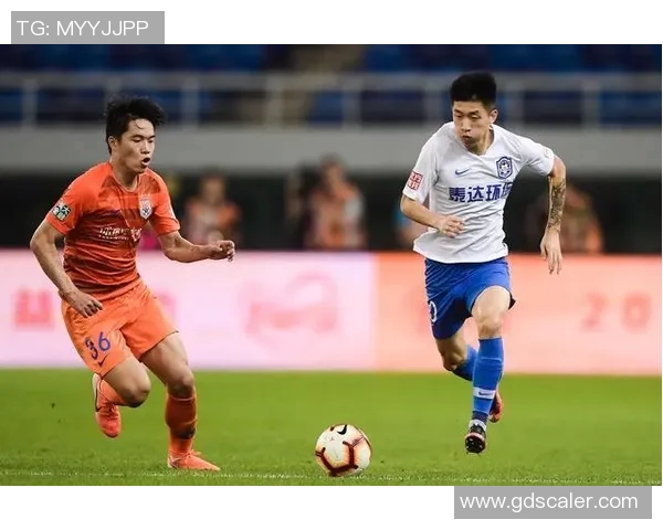 山东鲁能与天津亚的激烈对决展现中超联赛的精彩与魅力 山东鲁能与天津亚的激烈对决展现中超联赛的精彩与魅力